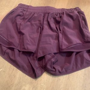 Maroon lululemon Hotty hot shorts 4 inch - size 8